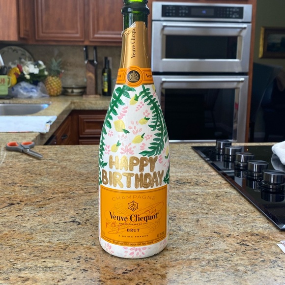 Hand painted Veuve Clicquot bottle - Picture 1 of 4